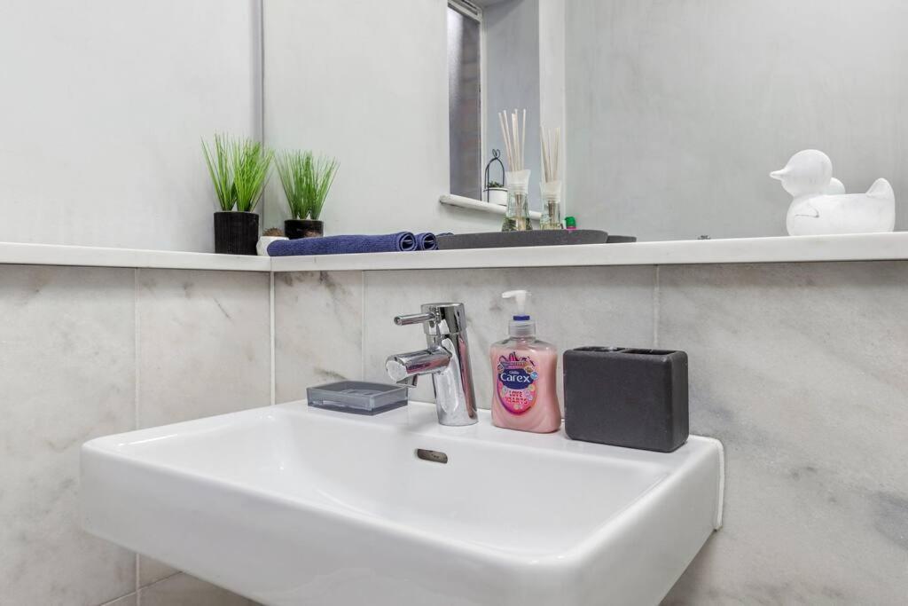 ロンドンSleep4 In Heart Of Fitzrovia Near Oxford Cl6アパートメント エクステリア 写真